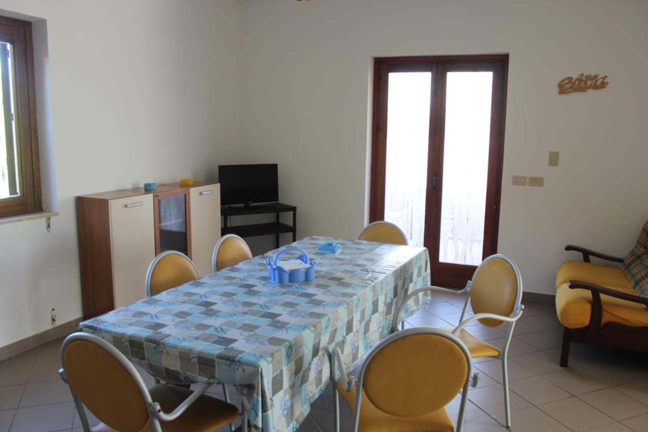 Blunda Holiday Home カステッランマーレ・デル・ゴルフォ エクステリア 写真