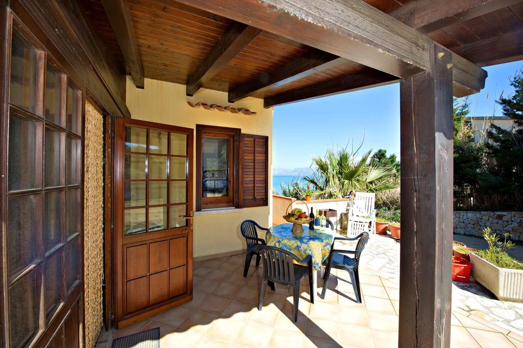 Blunda Holiday Home カステッランマーレ・デル・ゴルフォ 部屋 写真