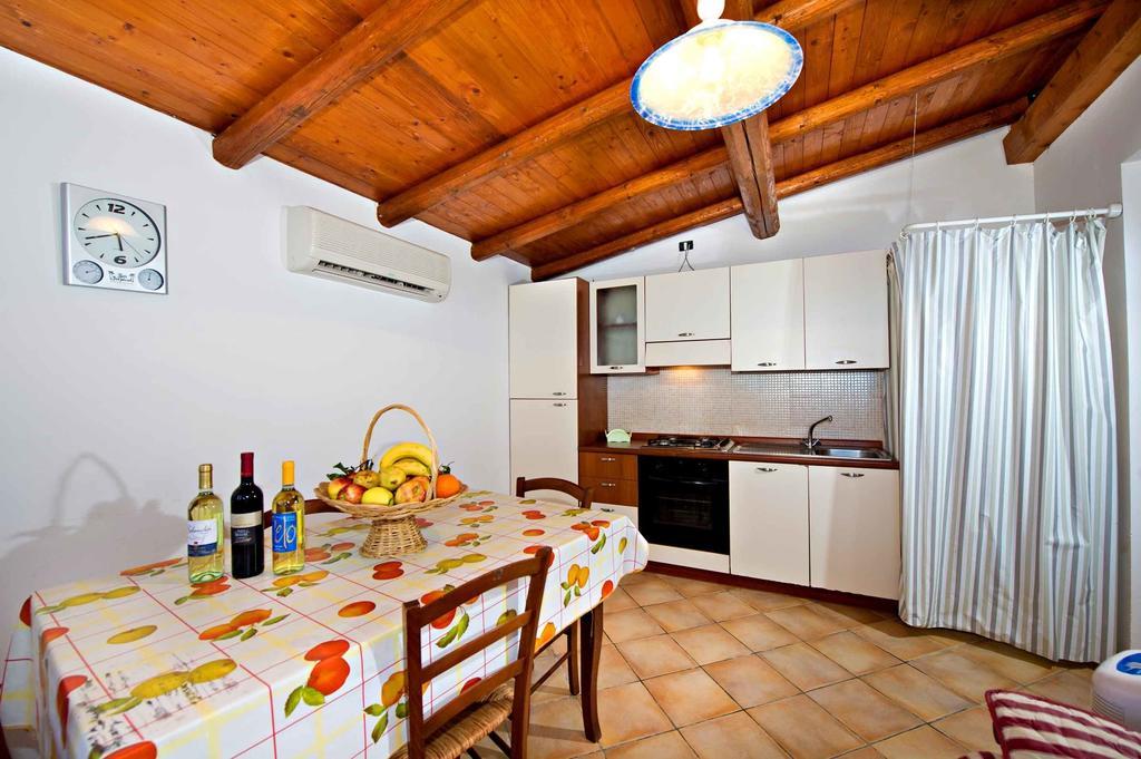 Blunda Holiday Home カステッランマーレ・デル・ゴルフォ エクステリア 写真