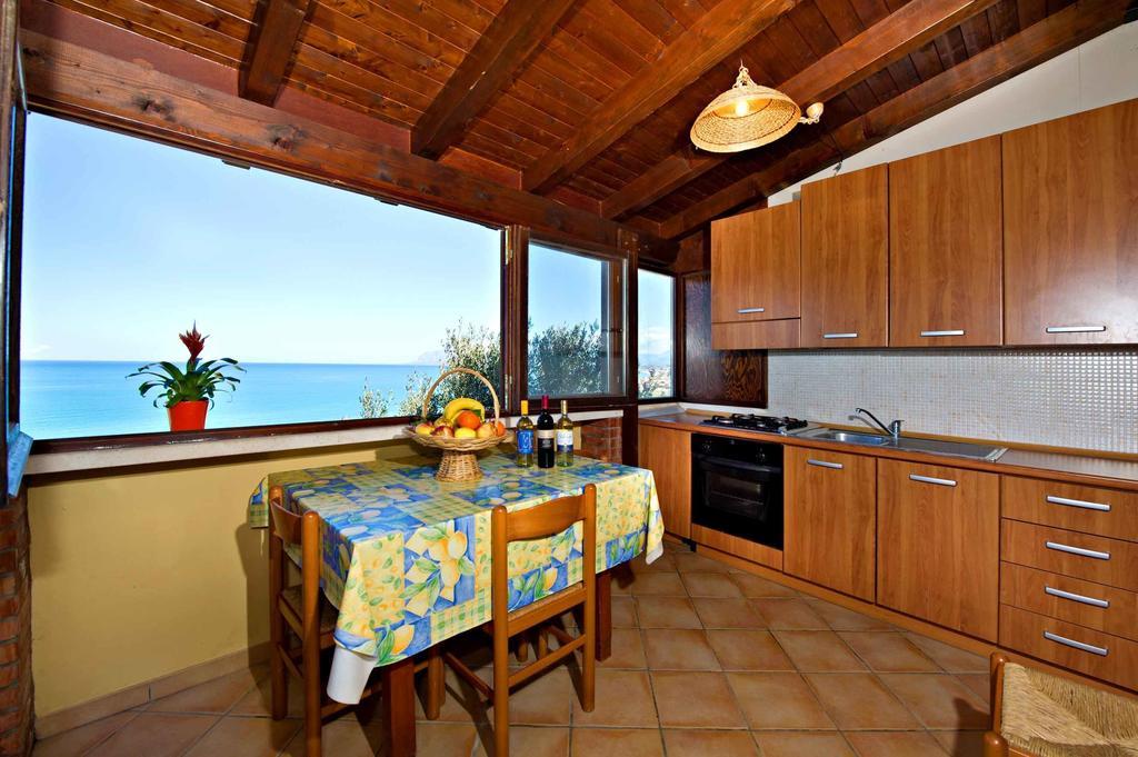 Blunda Holiday Home カステッランマーレ・デル・ゴルフォ 部屋 写真