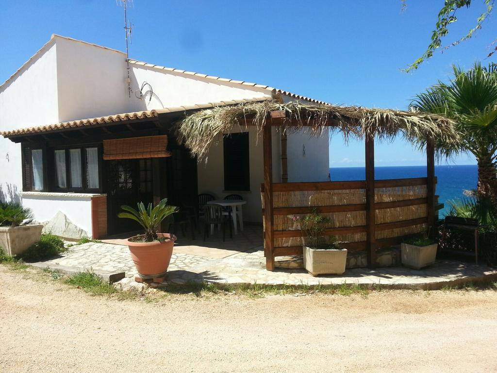 Blunda Holiday Home カステッランマーレ・デル・ゴルフォ エクステリア 写真